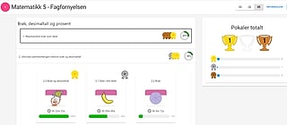 "Matematikk 5 - Fagfornyelsen" meny med kapittel "Brøk, desimaltall og prosent" og medaljeoversikt "Pokaler totalt"